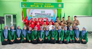 Foto bersama PLP Asisten Mengajar dan PLP 2 MPI IAIN Kediri 2025
