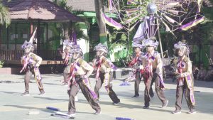 Penampilan tim yel-yel Marsapunk pada pembukaan PETABARA 2026.